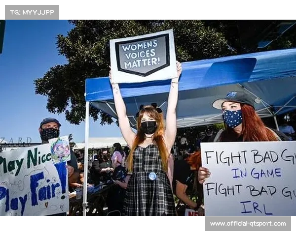 佛罗伦萨球迷抗议声高涨 俱乐部高层连夜召开紧急会议应对 佛罗伦萨球迷抗议声高涨 俱乐部高层连夜召开紧急会议应对